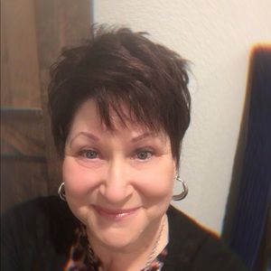 Meet your Posher, Debbie